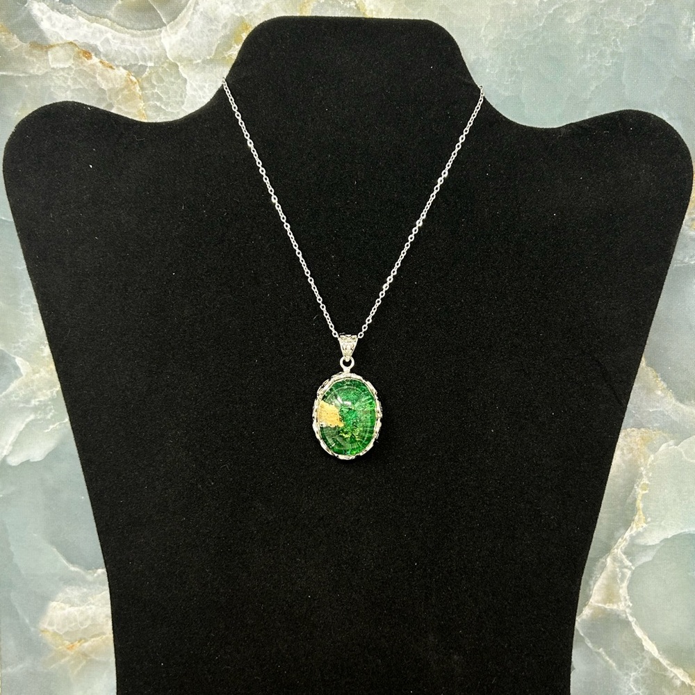 Unique Green Pendant Necklace (FREE CANDLE w/PURCHASE)